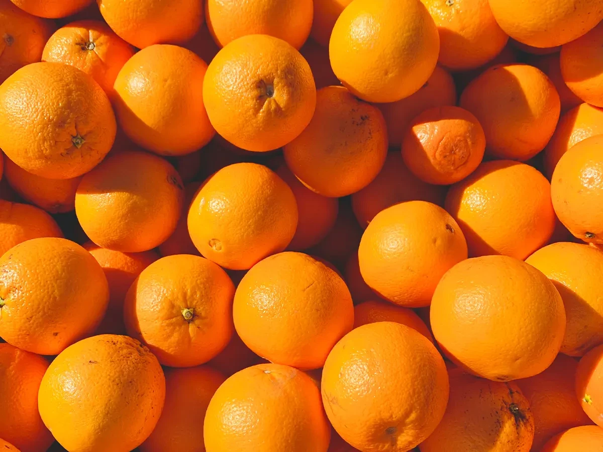 Lượng Vitamin C chúng ta cần nạp mỗi ngày tương đương với bao nhiêu quả cam?